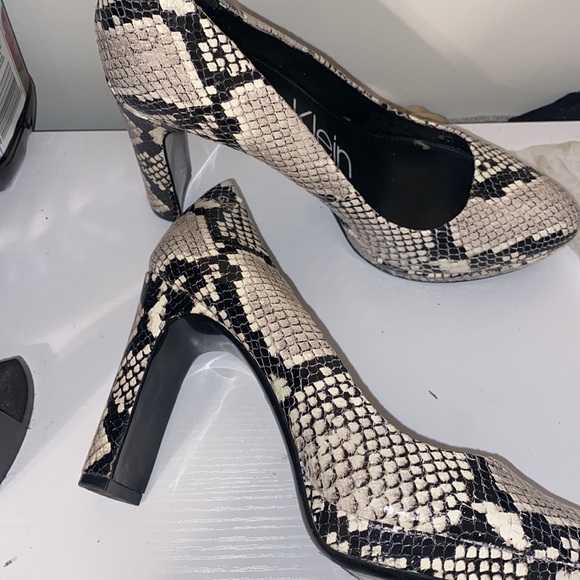 Calvin Klein Thick Heels - Picture 2 of 2